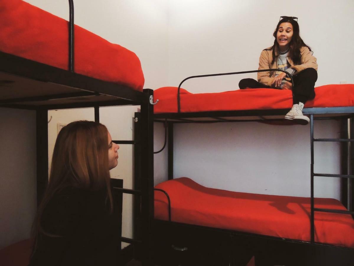 Ideal Center Hostal *
